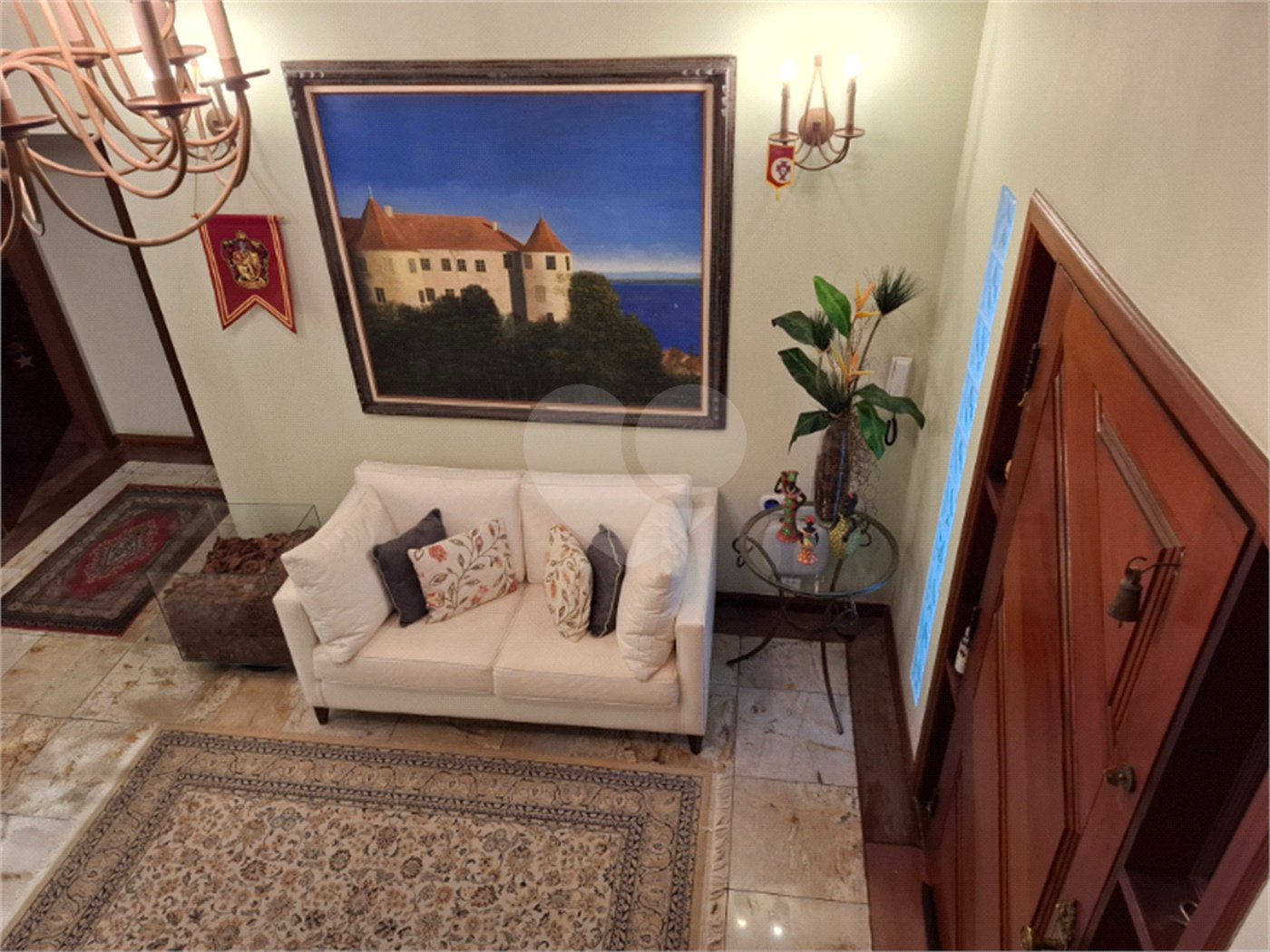 Sobrado à venda com 4 quartos, sendo 2 suítes,  em Jardim Leonor, São Paulo, SP