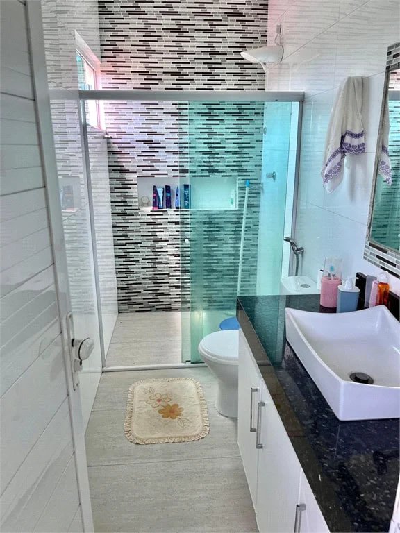 Casa à venda com 6 quartos, sendo 1 suíte,  no Centro, Balsas, MA