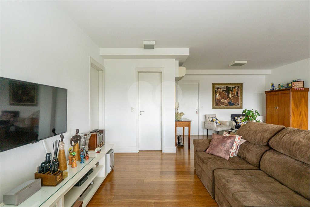 Apartamento à venda com 3 suítes em Santo Amaro, São Paulo, SP