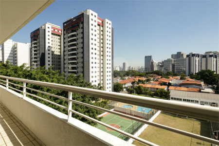 Apartamento à venda com 3 quartos, sendo 1 suíte, em Chácara Santo Antônio, São Paulo, SP