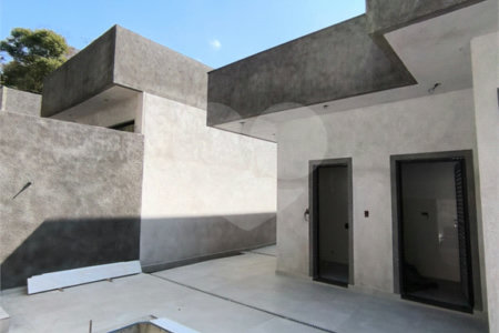 Casa à venda com 3 quartos, sendo 1 suíte, no condomínio Villagio Brasil, Atibaia - SP