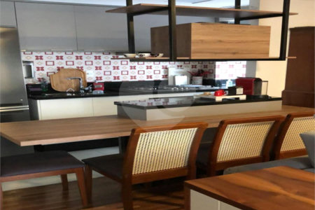 Apartamento à venda com 2 quartos, sendo 1 suíte, em Moema, São Paulo, SP