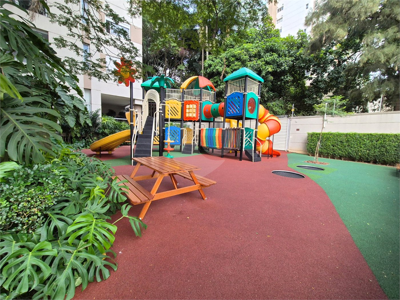 Apartamento à venda com 3 suítes em Campo Belo, São Paulo, SP