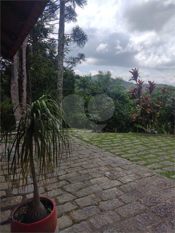 Casa à venda com 4 quartos, sendo 2 suítes,  no condomínio Cinco Lagos, Mairiporã - SP