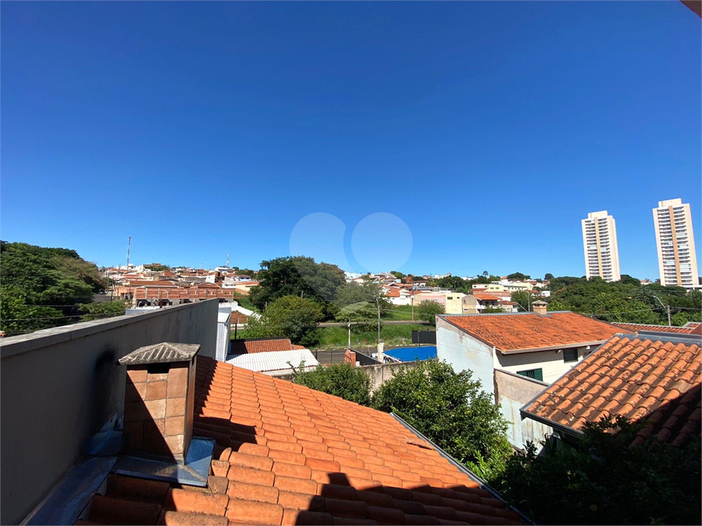 Sobrado para venda, com 3 dormitórios, sendo 1 suíte.