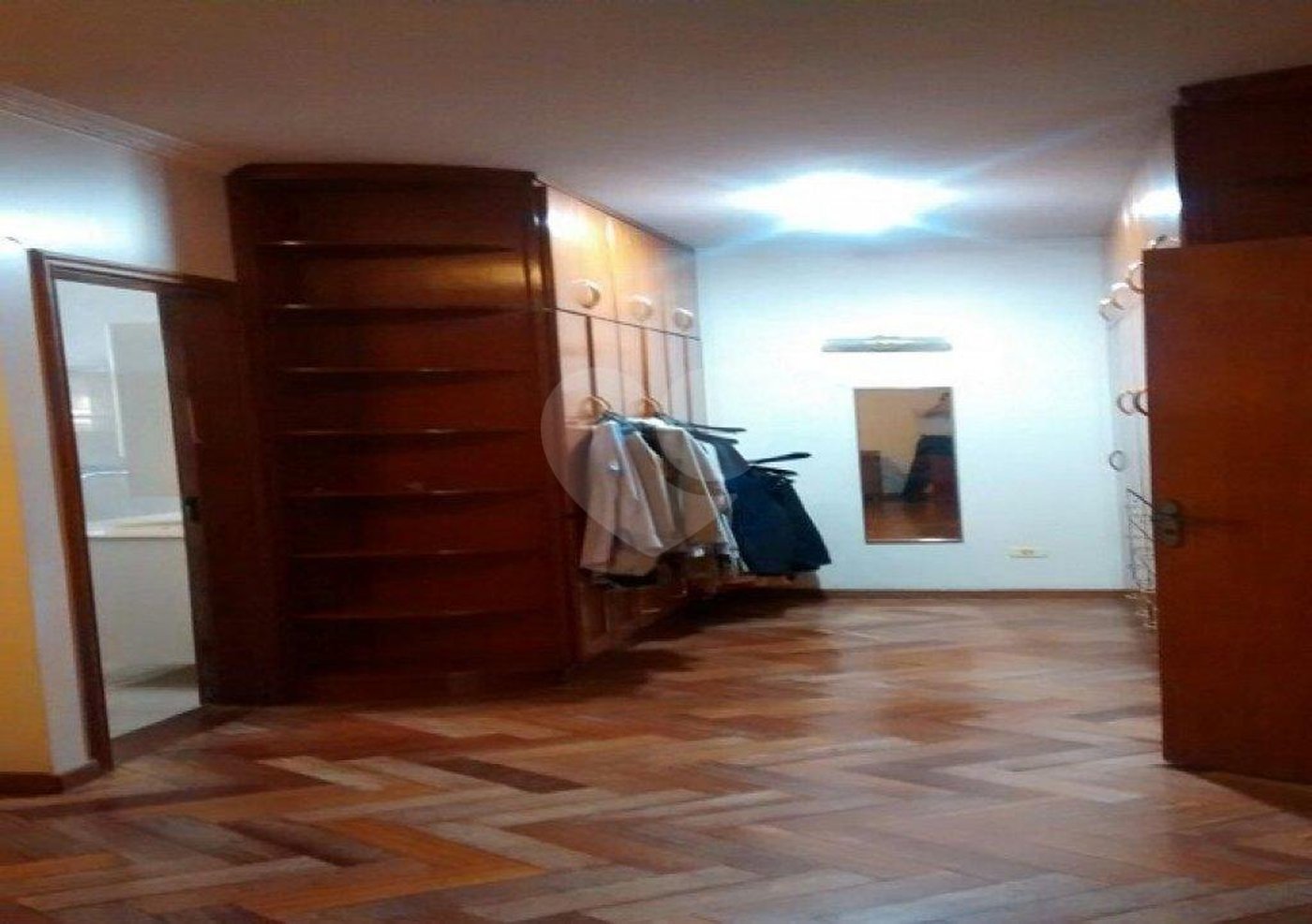 Sobrado à venda com 3 suítes em Jardim Peri, São Paulo, SP