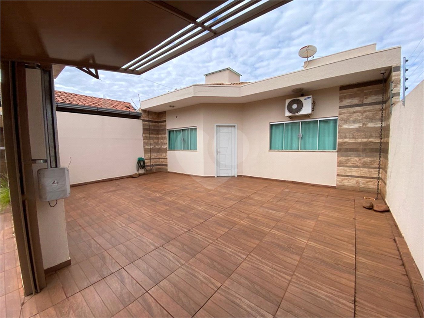Casa à venda com 3 quartos, sendo 1 suíte,  em Jardim Jamaica, Ponta Porã, MS