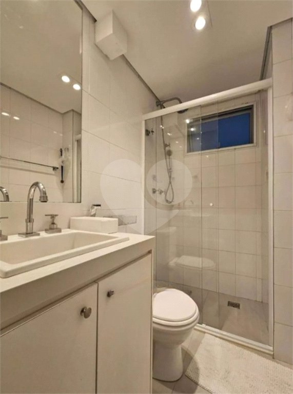 Apartamento à venda com 3 quartos, sendo 1 suíte, em Riviera de São Lourenço, Bertioga, SP