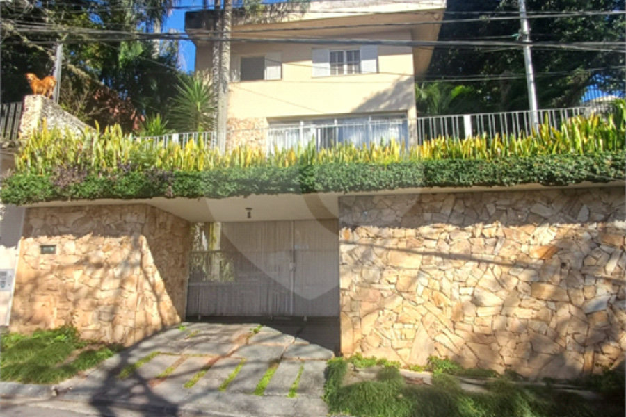 Sobrado à venda com 5 suítes em Vila Albertina, São Paulo, SP