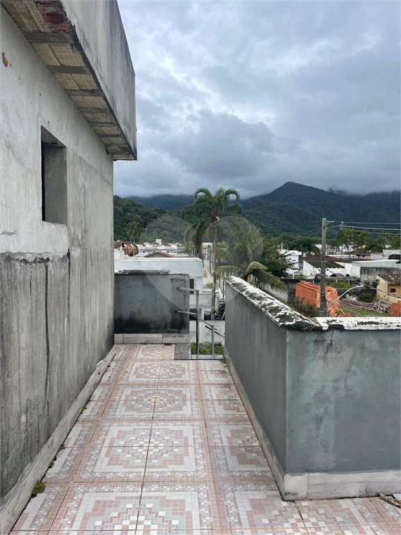 Sobrado à venda com 2 quartos, sendo 1 suíte, em Estância Balneária Hawai, Caraguatatuba, SP