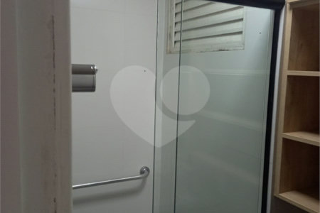 Apartamento à venda com 3 quartos, sendo 1 suíte,  em Vila Olímpia, São Paulo, SP