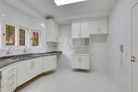 Casa para alugar com 4 quartos, sendo 2 suítes, no condomínio Cassiano Ricardo, São Paulo - SP