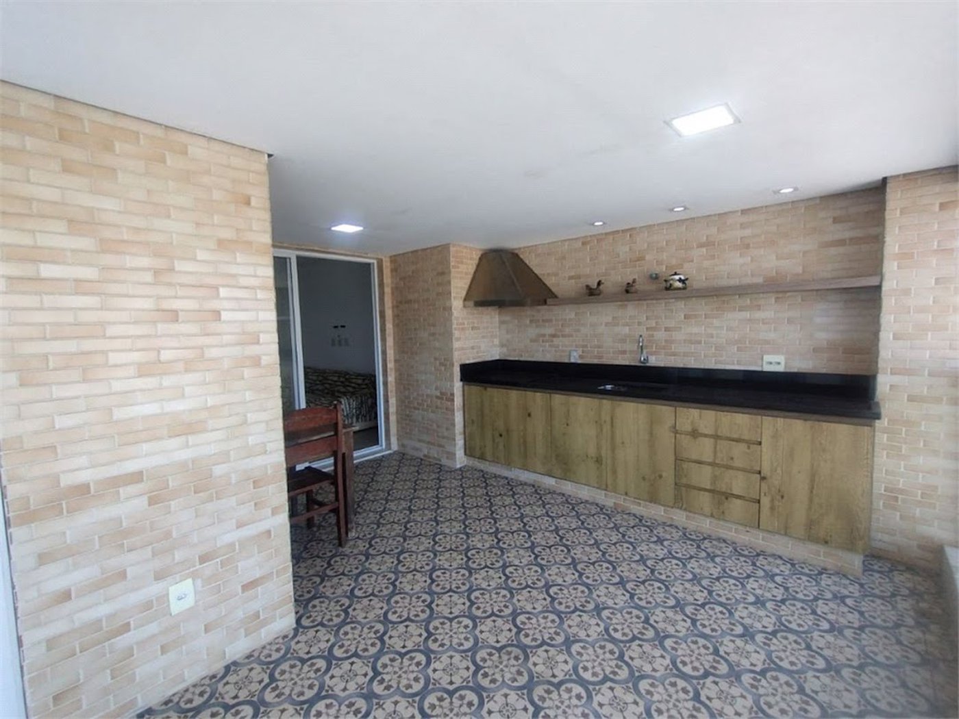 Apartamento Residencial à venda, Jardim Astúrias, Guarujá - AP0683.