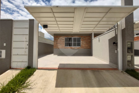 Casa Térrea à venda com 3 suítes em Jardim do Lago, Atibaia, SP