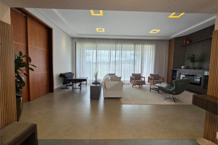 Casa à venda com 4 suítes no condomínio Residencial Jardim Primavera, Louveira - SP