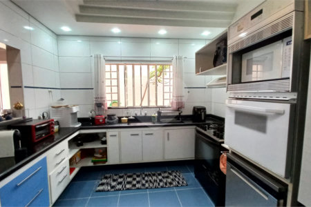 Sobrado à venda com 3 quartos, sendo 1 suíte, em Vila Gomes, São Paulo, SP