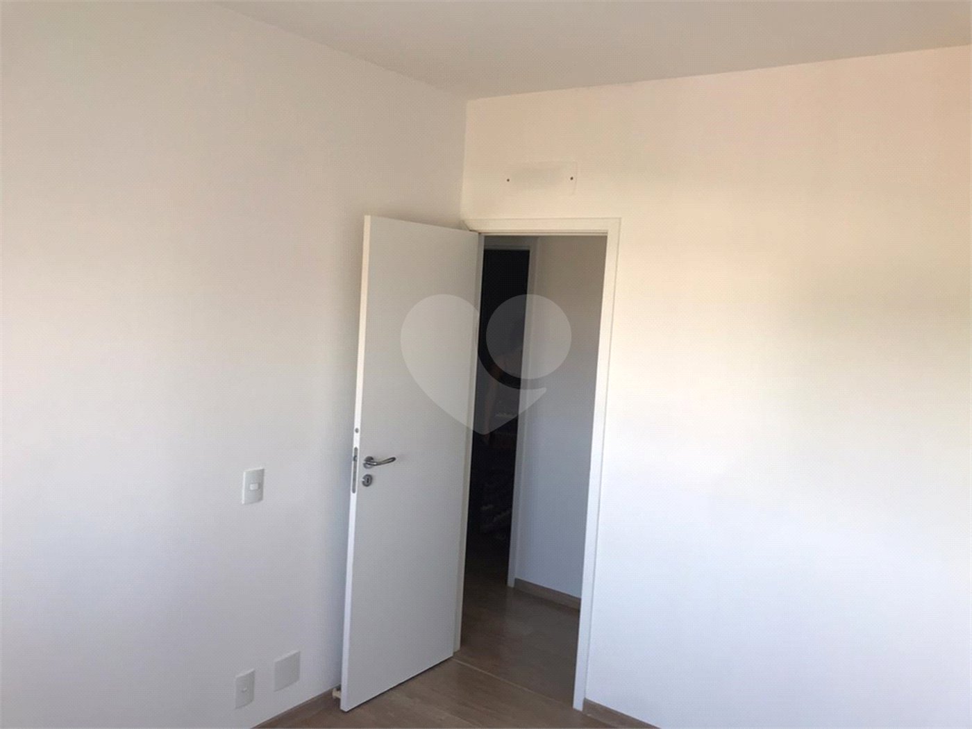 Apartamento à venda com 3 quartos, sendo 1 suíte,  em Jardim Ypê, Paulínia, SP