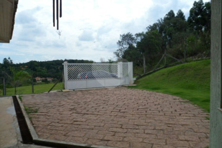 Casa à venda com 4 quartos, sendo 2 suítes, em Pinhal, Jarinu, SP