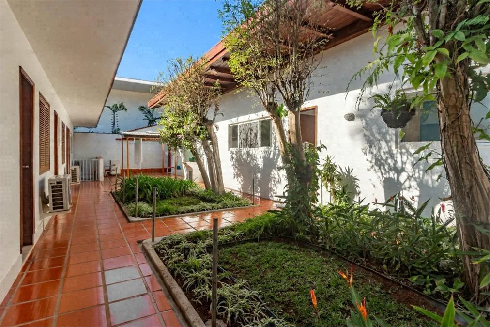 Casa à venda com 5 quartos, sendo 3 suítes, em Jardim Guedala, São Paulo, SP