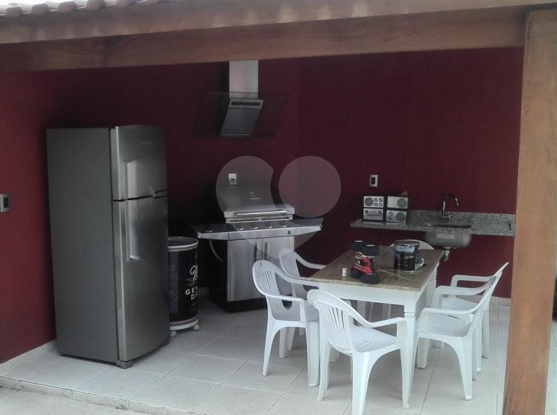 Sobrado à venda com 3 quartos, sendo 1 suíte, em Fazenda Morumbi, São Paulo, SP