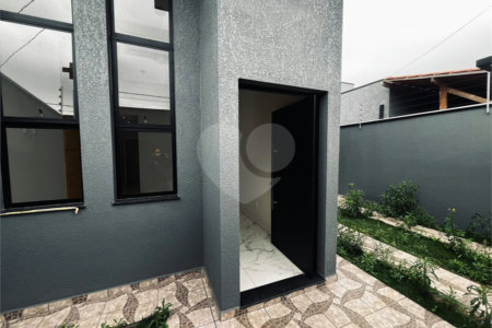 Casa à venda com 3 quartos, sendo 1 suíte, em Parque Itapê, Itapetininga, SP