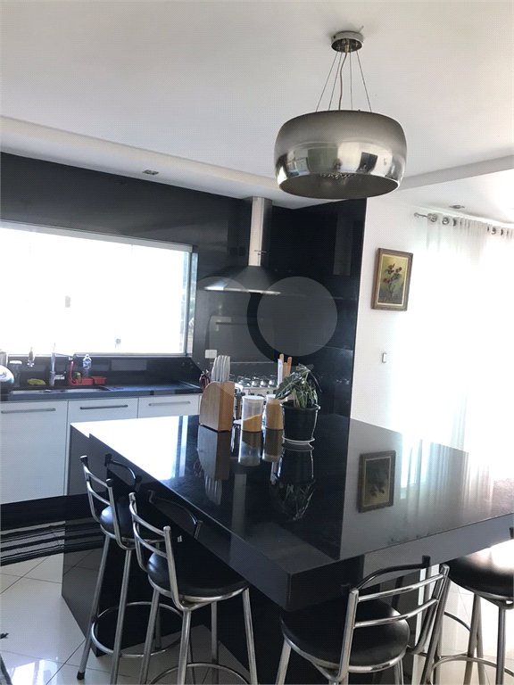Casa à venda com 4 suítes no condomínio Aruã, Mogi das Cruzes - SP