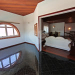 Casa à venda ou para alugar com 3 suítes no condomínio Estância Marambaia, Vinhedo - SP