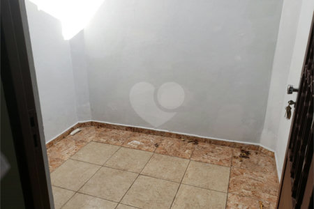Sobrado à venda com 3 quartos, sendo 1 suíte, em Vila Guaca, São Paulo, SP