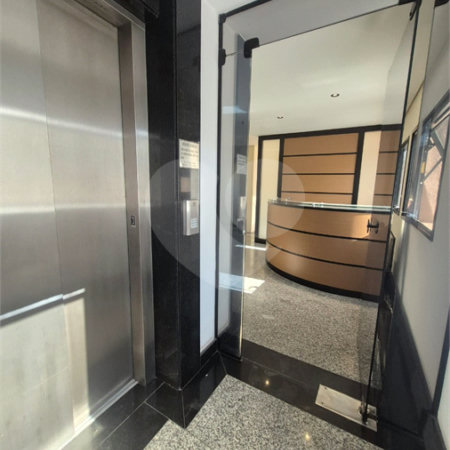 Conjunto comercial reformado na Cincinato Braga — 87 m², 2 vagas e a 1 quadra do Metrô Brigadeiro