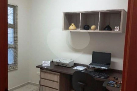 Casa à venda com 4 quartos, sendo 1 suíte, no condomínio Residencial Esplanada, Salto - SP