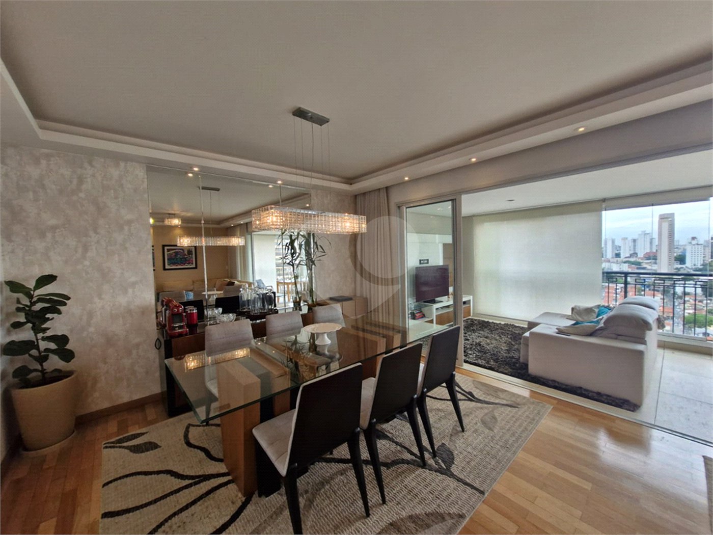 Apartamento à venda ou para alugar com 4 quartos, sendo 3 suítes, em Santa Teresinha, São Paulo, SP