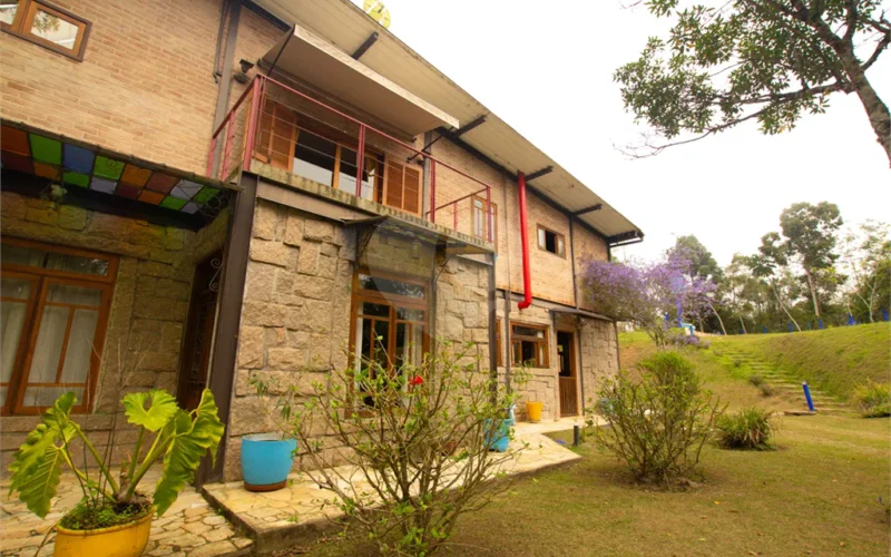 Sítio à venda com 8 quartos, sendo 4 suítes,  em Taiaçupeba, Mogi das Cruzes, SP