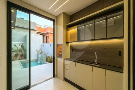 Indaiatuba - Condominio Sapezal - R$ 2.400.000,00 - Área Total 360,00 m² - Área Construída 213,32 m² - TÉRREA - 03 suítes sendo a master com closet; - Escritório; Lavabo; Cozinha com cooktop e planejados; Gourmet com churrasqueira; Ambientes preparados para ar condicionado; Piscina com cascata,