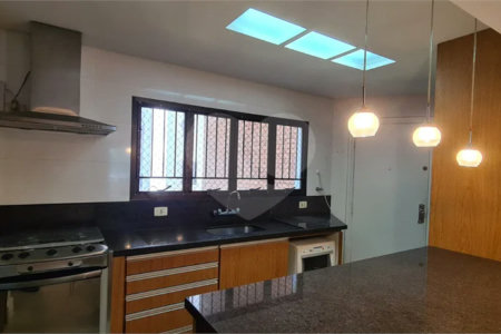 Apartamento à venda no Campo Belo com 110m², 03 dormitórios sendo 01 suite, 2 vagas - São Paulo/S
