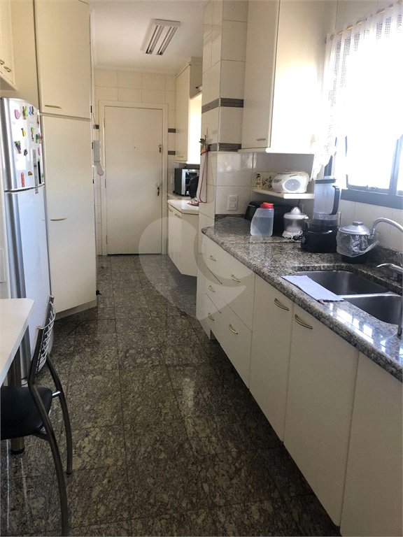 Apartamento na Região do Anália Franco Próximo ao Shopping com 3 Dormitórios sendo 1 Suíte e 2 Vagas de Garagem