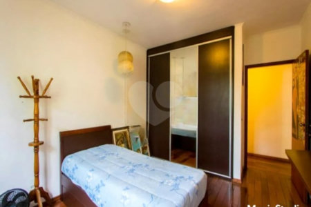 Casa com 360m² , 3 dormitórios , sendo 1 suíte , 4 vagas , disponível para venda ou locação , no centro de Santo André.