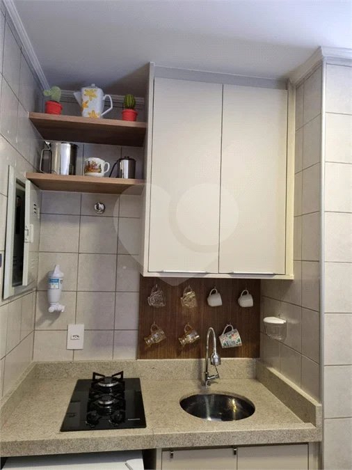 Apartamento tipo kit net á venda centro de Indaiatuba, sem vaga de garagem.