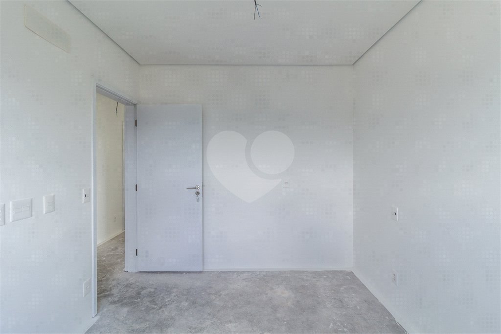 Apartamento à venda ou para alugar com 4 quartos, sendo 3 suítes, em Jardim Morumbi, São Paulo, SP