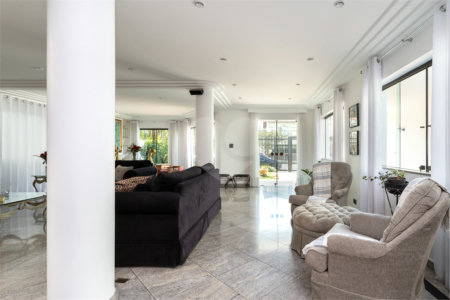 Casa à venda com 4 quartos, sendo 3 suítes, em Vila Mariana, São Paulo, SP