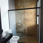 Casa à venda com 4 suítes no condomínio Figueira Garden, Atibaia - SP
