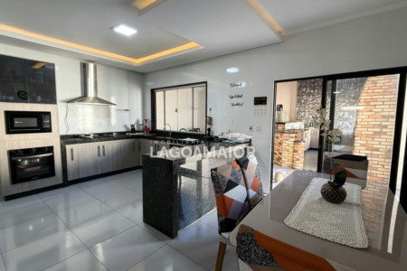 Casa à venda com 3 suítes em Jardim dos Ipes, Três Lagoas, MS