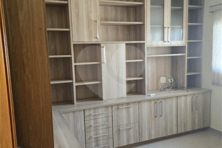 Casa à venda com 4 quartos, sendo 1 suíte, no condomínio Raizes, Paulínia - SP