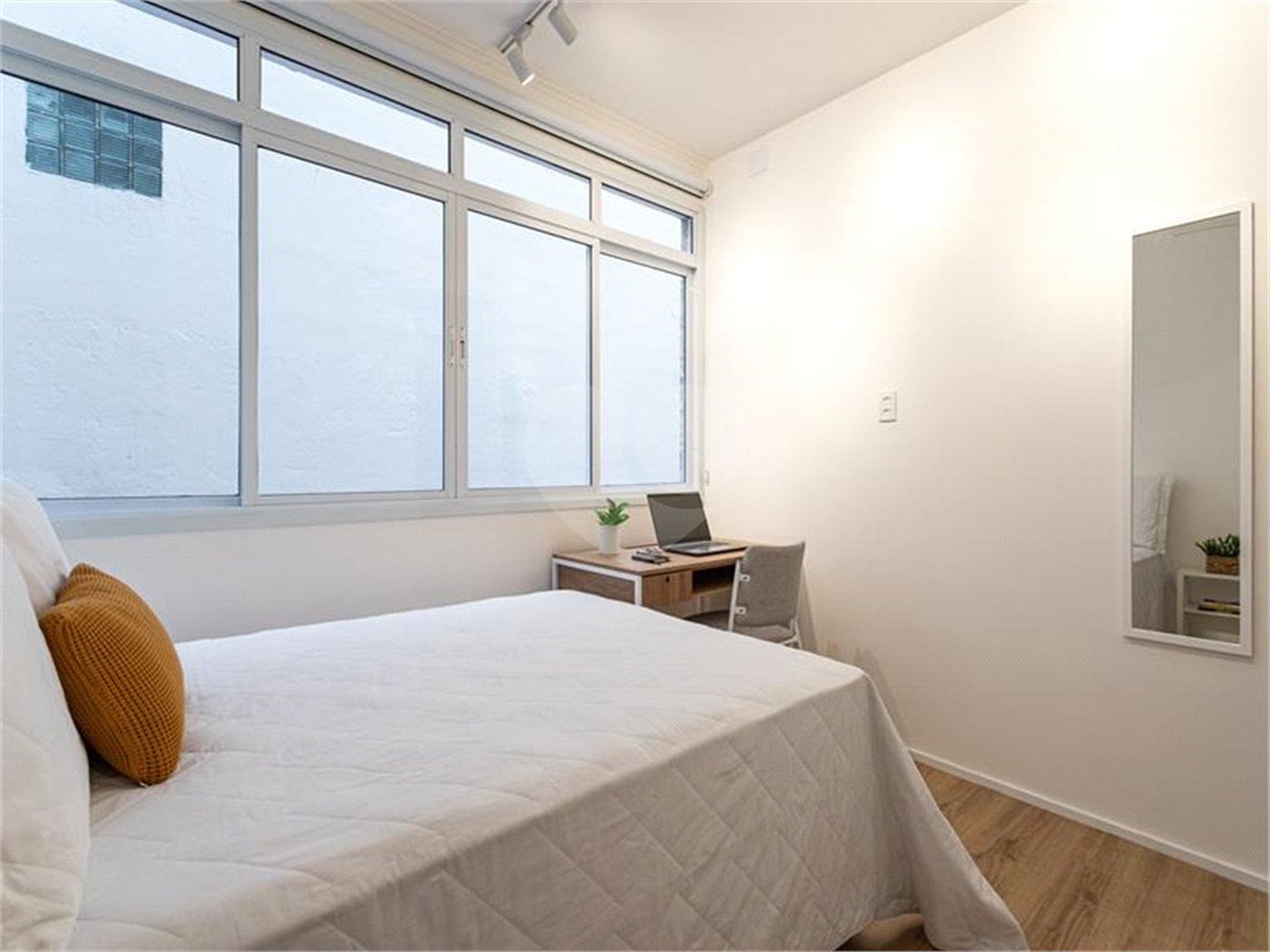 Apartamento à venda com 5 quartos, sendo 1 suíte,  em Pinheiros, São Paulo, SP