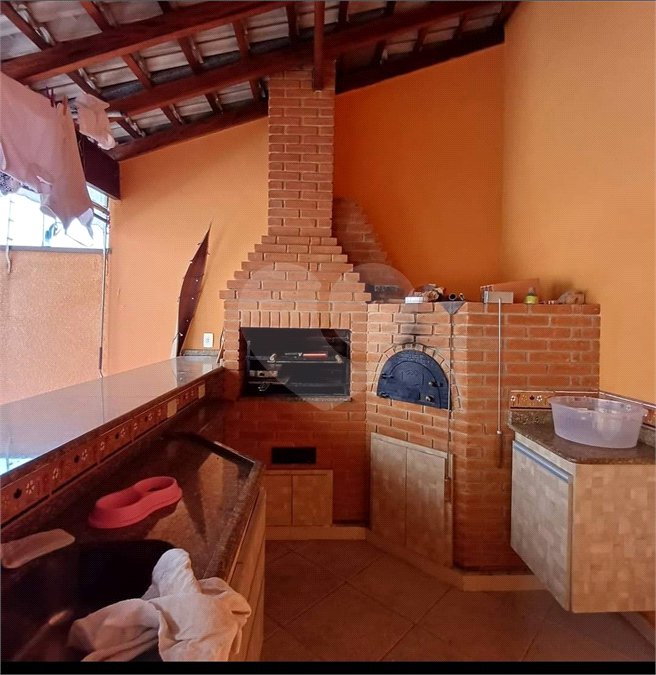 Casa à venda com 4 quartos, sendo 2 suítes,  em Vila Oliveira, Mogi das Cruzes, SP