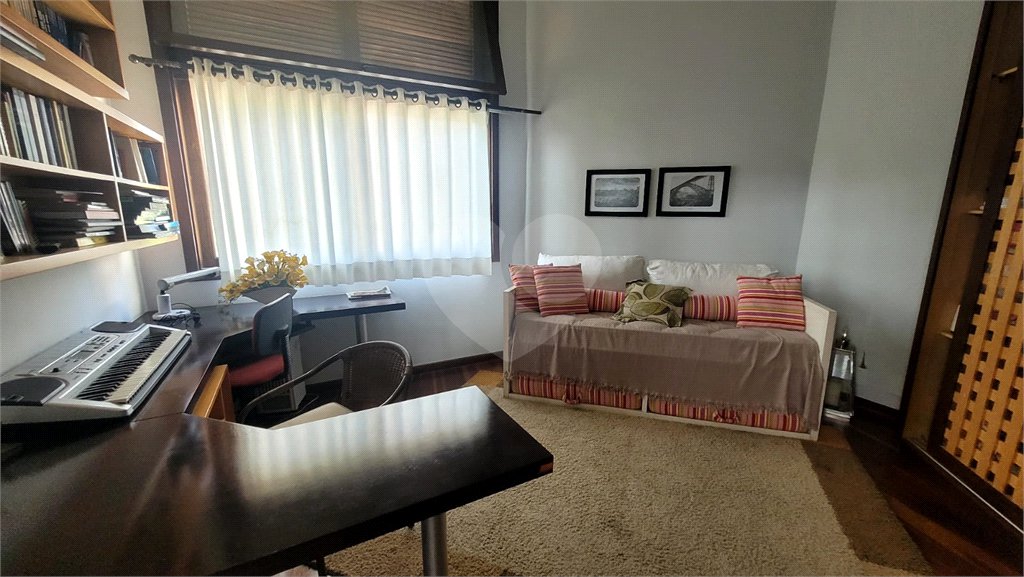 Casa à venda ou para alugar com 4 quartos, sendo 2 suítes, no condomínio Cantareira, Mairiporã - SP