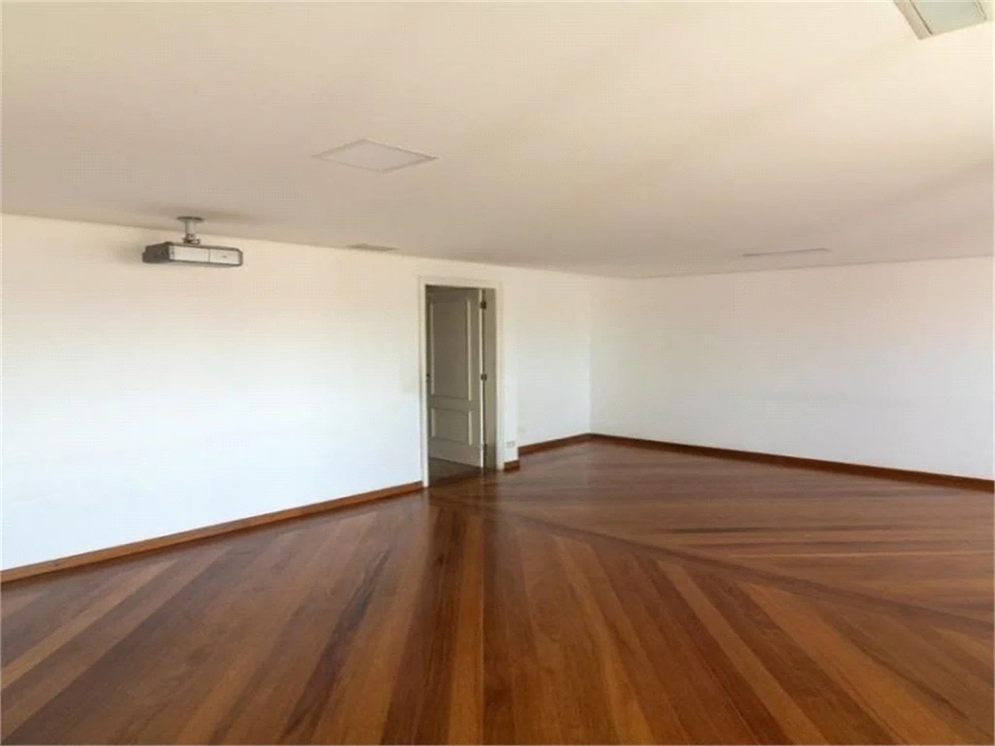 Apartamento à venda com 4 suítes em Jardim Leonor, São Paulo, SP