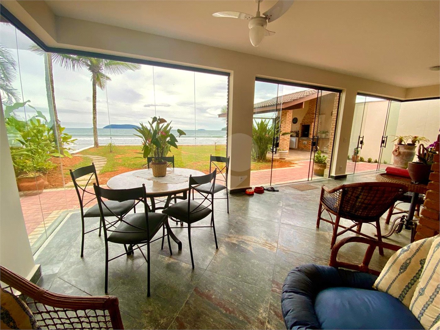 Casa à venda com 6 quartos, sendo 4 suítes,  em Maranduba, Ubatuba, SP