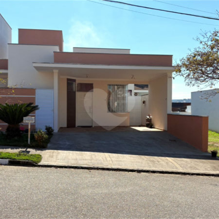 Casa à venda com 3 quartos, sendo 1 suíte,  no condomínio Jd Portugal, Sorocaba - SP