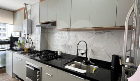 Apartamento à venda com 2 quartos, sendo 1 suíte,  em Vila Anastácio, São Paulo, SP