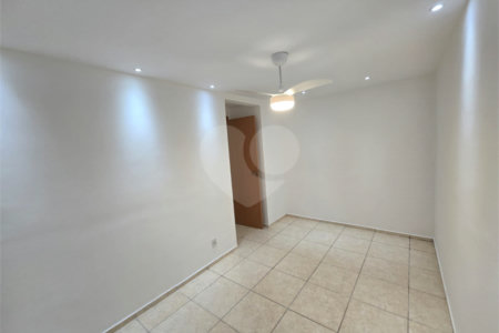 Apartamento à venda com 2 quartos em Santa Cruz, Rio de Janeiro, RJ